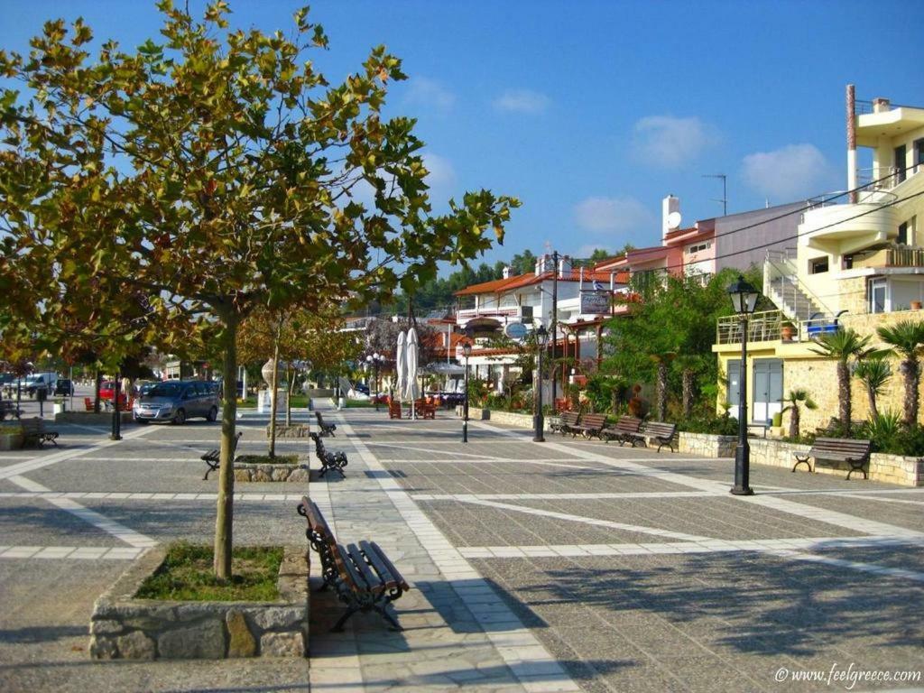 Comfortable Apartment Near The Central Beach Nea Skioni Exterior foto
